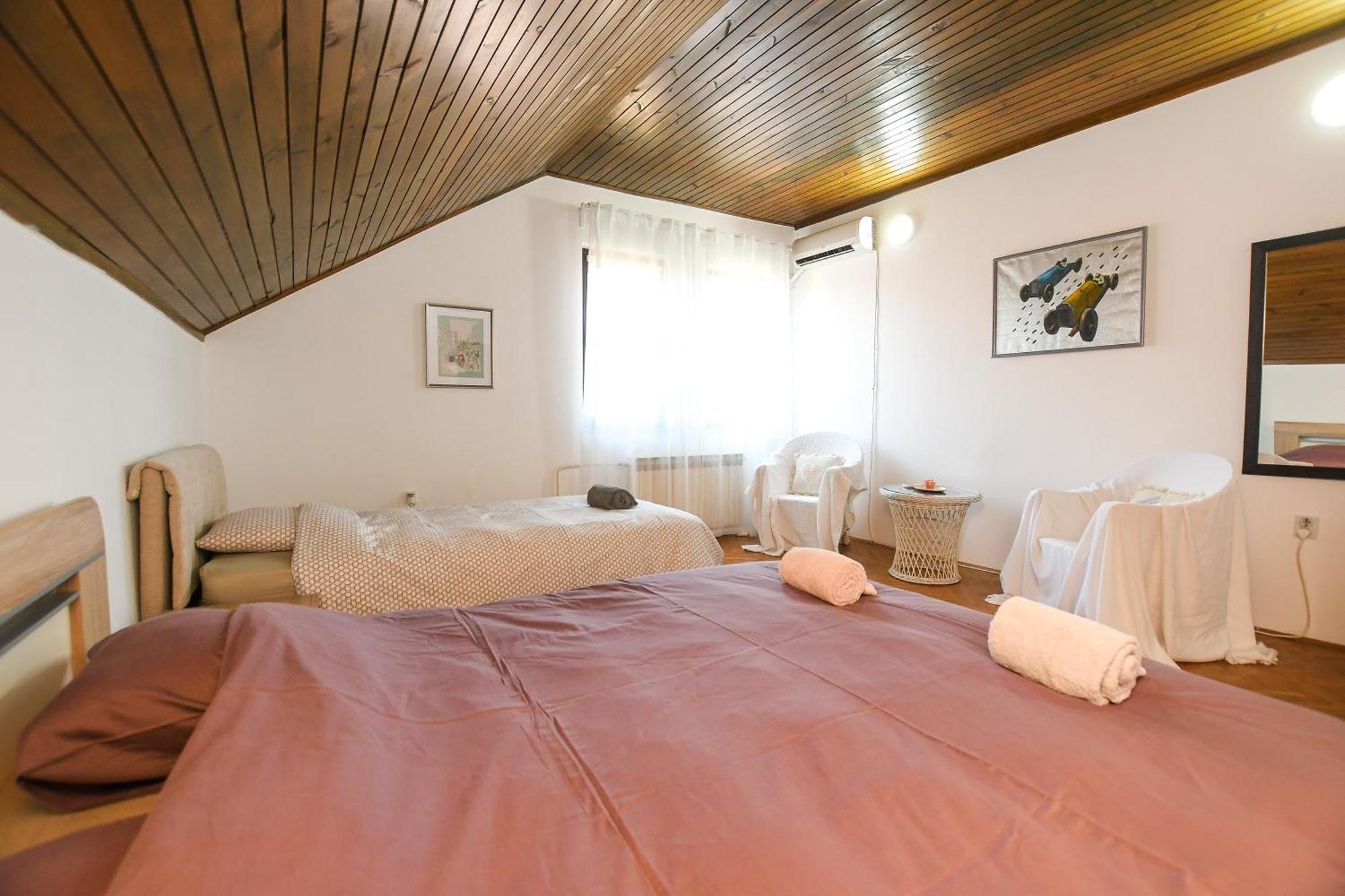 Villa Mina Kladovo, 5-Bedroom Villa With Pool For Up To 12 People Exterior photo