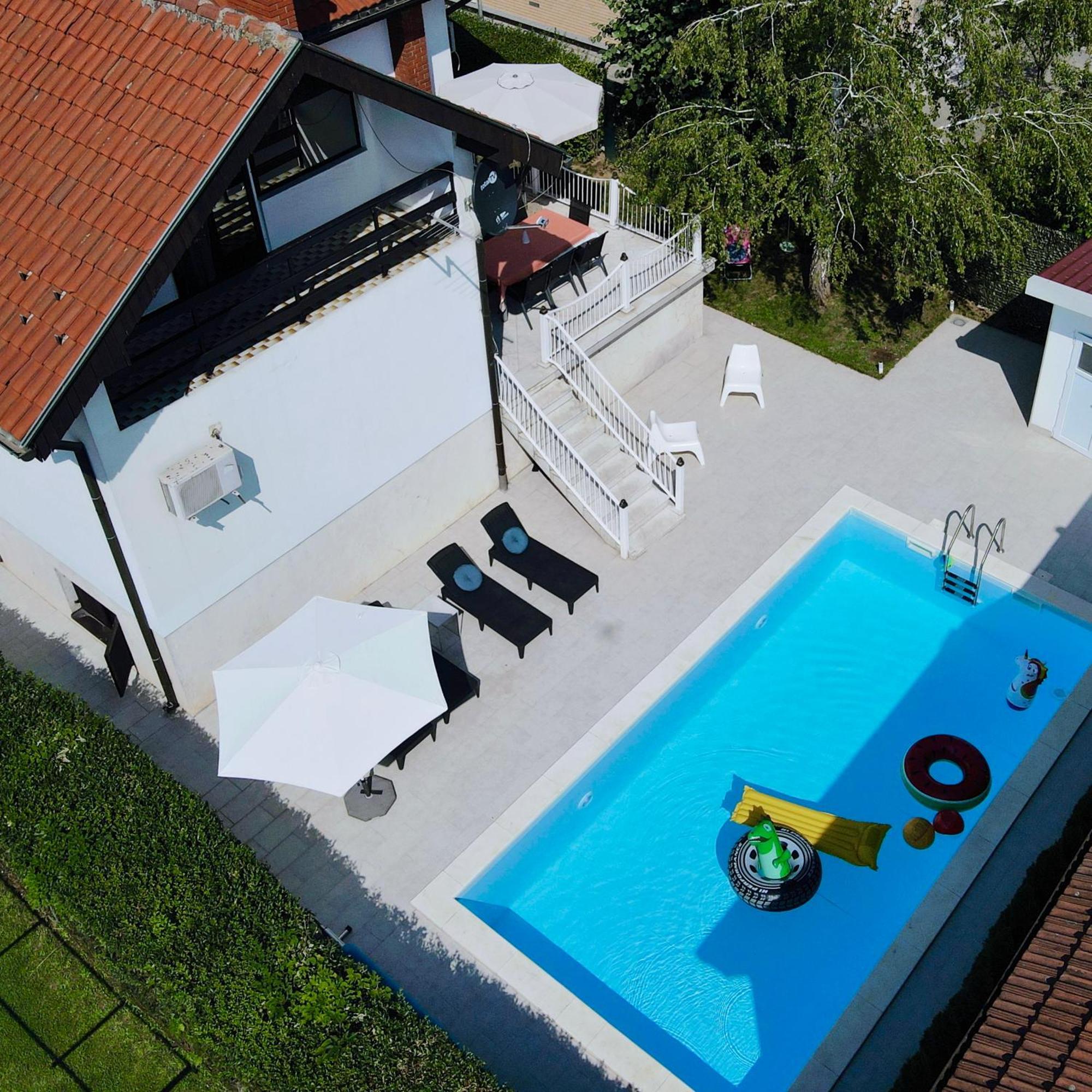 Villa Mina Kladovo, 5-Bedroom Villa With Pool For Up To 12 People Exterior photo
